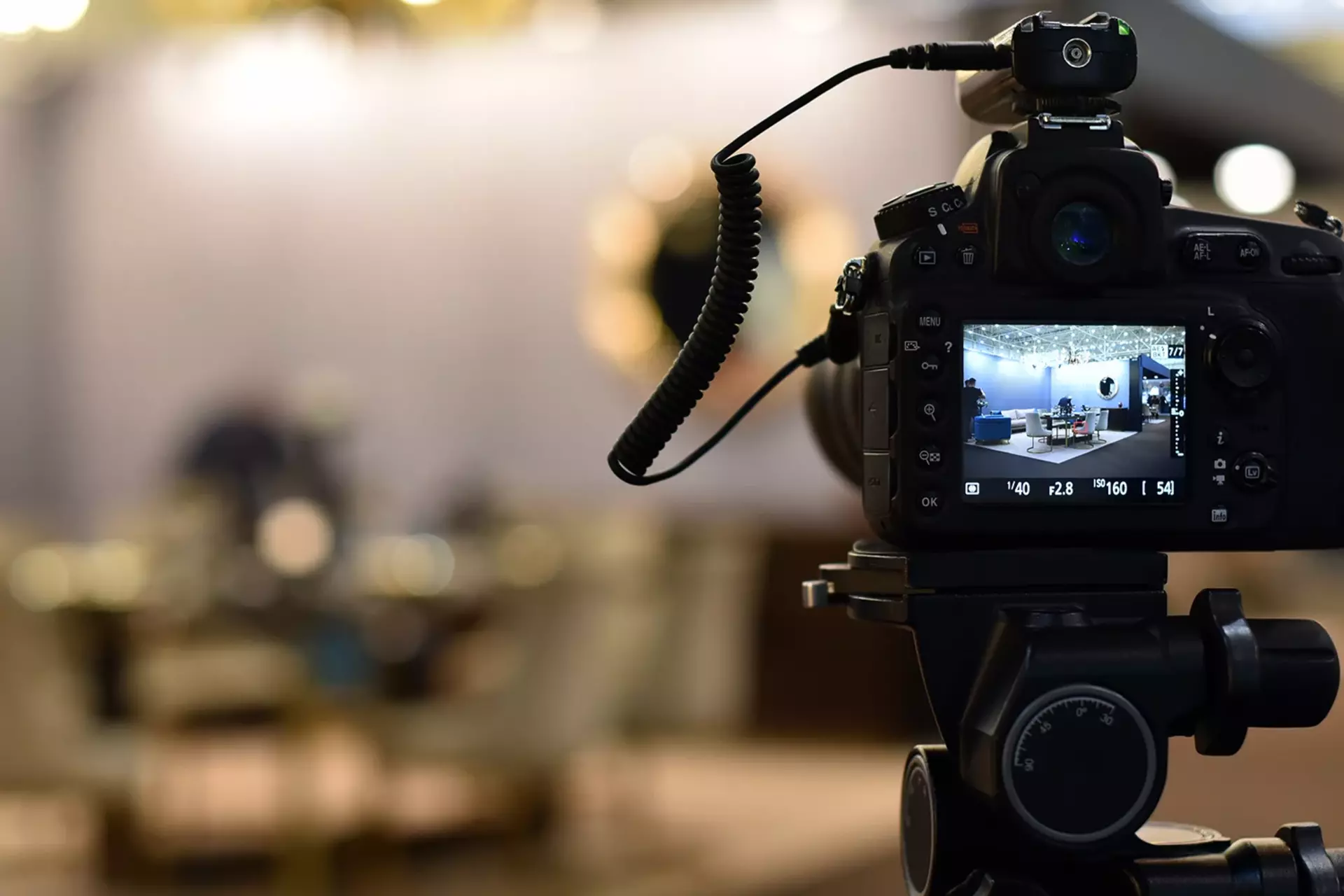 Q.Focus-Livestreams von Babtec Kamera in einem Filmstudio