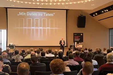 Lutz Krämer, Bereichsleiter Produkte bei Babtec, zeigte in seinem Vortrag die Handlungsfelder des digitalisierten Qualitätsmanagements auf. Lutz Krämer, Bereichsleiter Produkte bei Babtec, zeigte in seinem Vortrag die Handlungsfelder des digitalisierten Qualitätsmanagements auf.